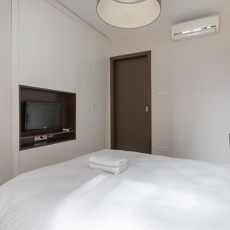 Grzybowska Platinum Apartment Tower A วอร์ซอ ภายนอก รูปภาพ